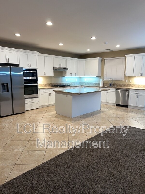 Building Photo - 30364 Skipstone Way