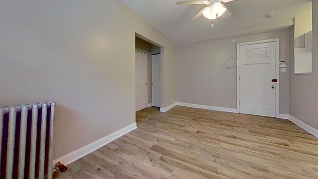 Interior Photo - 601 W. Deming Pl