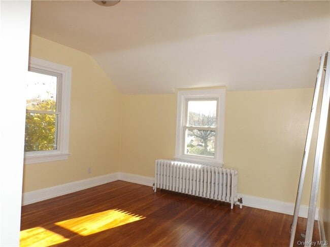 Building Photo - 24 Beechwood Ave