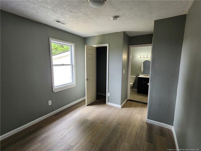 Building Photo - 5100 Malloy Cir