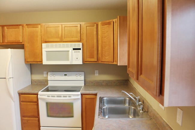 Building Photo - 1304 E Brown School Rd