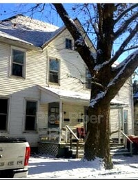 Building Photo - 309 N Chicago Ave