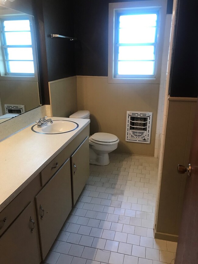 Building Photo - 3213 Hatcher Rd