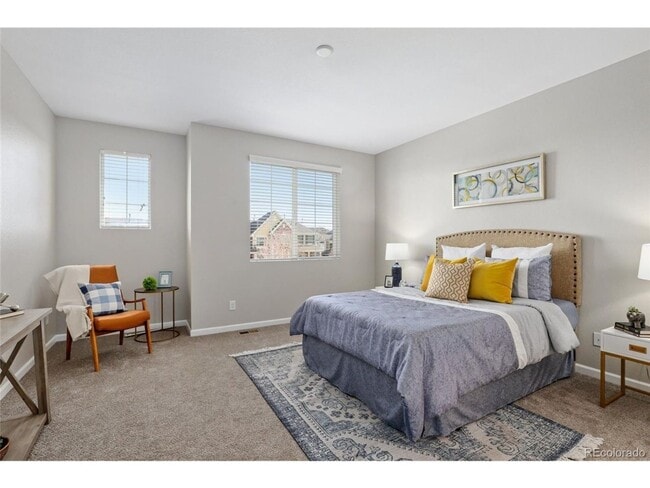 Building Photo - Charming 3BR Townhome in Golden