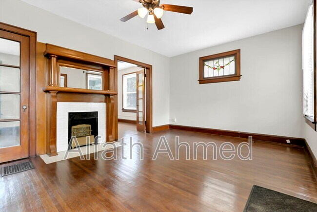 Building Photo - 294 Wyandotte Ave