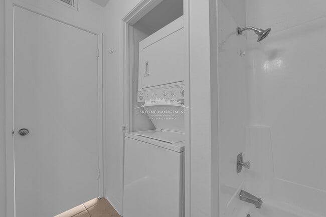 Building Photo - 4380 Gannet Cir