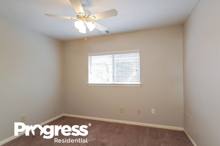 Building Photo - 19323 Bristlestar Dr