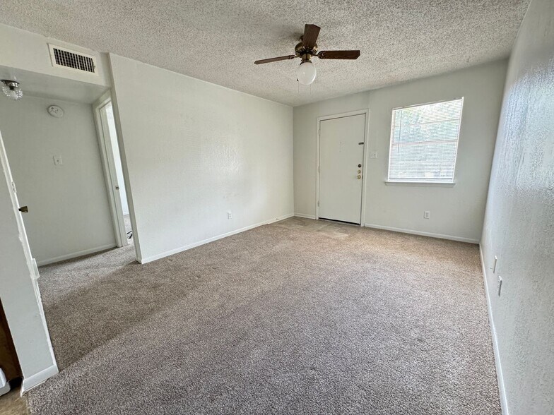 Building Photo - 917 N 7th St