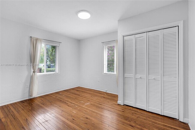 Building Photo - 6257 SW 14th St