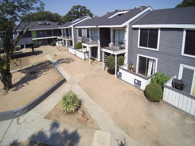 Building Photo - Palmera Apartments