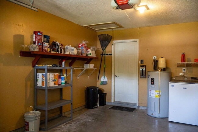 Building Photo - 3 bedrooms, Fenced in backyard, 12x24 shed, NO breed restrictions!