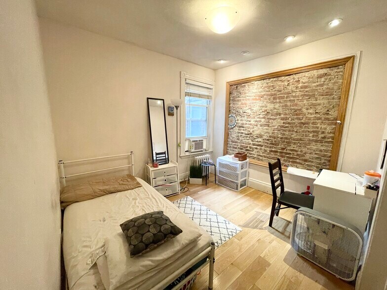 Building Photo - 860 Huntington Ave