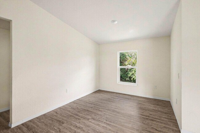 Building Photo - 1031 S Bronze Ct