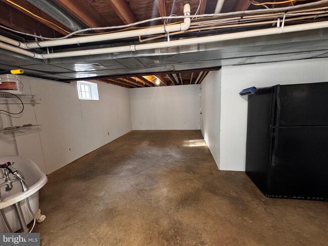 Building Photo - 23063 Pembrook Dr
