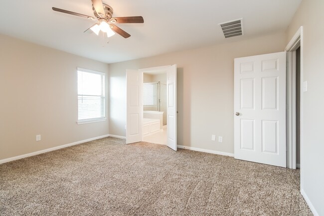 Building Photo - 9822 Copper Ranch Trail