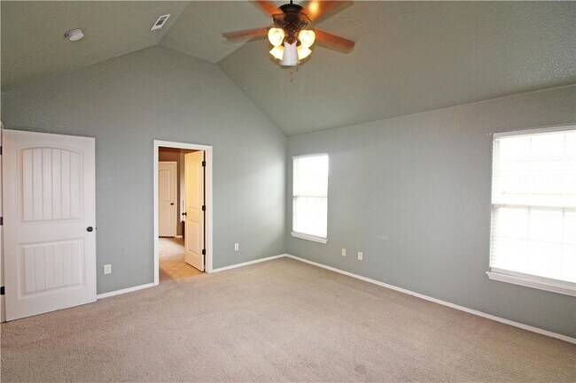 Building Photo - 3001 SW Woodruff St