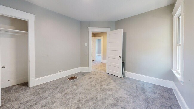 Building Photo - Cudell/West Blvd neighborhood; 4 bedroom/1 bath single family house for rent!
