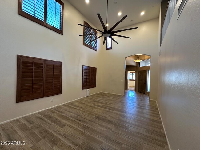 Building Photo - 1383 E Kingman Pl