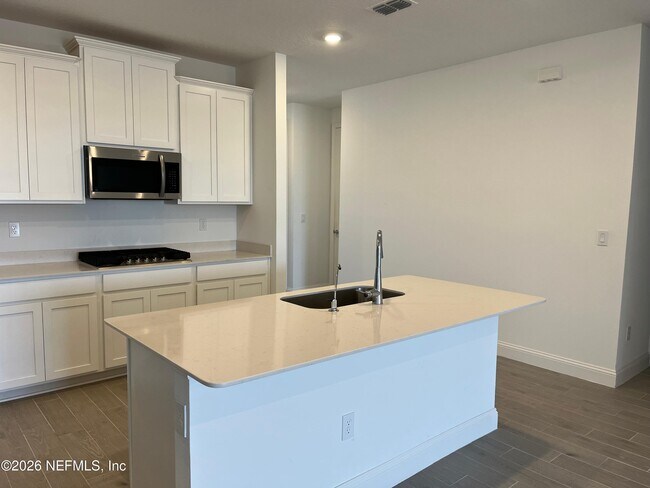 Building Photo - 66 Otsego Ln