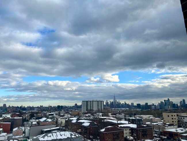 Building Photo - 500 Central Ave