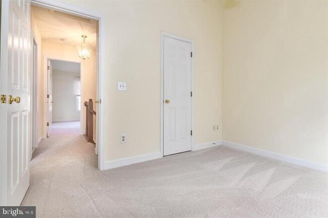 Building Photo - 3722 Farmland Dr
