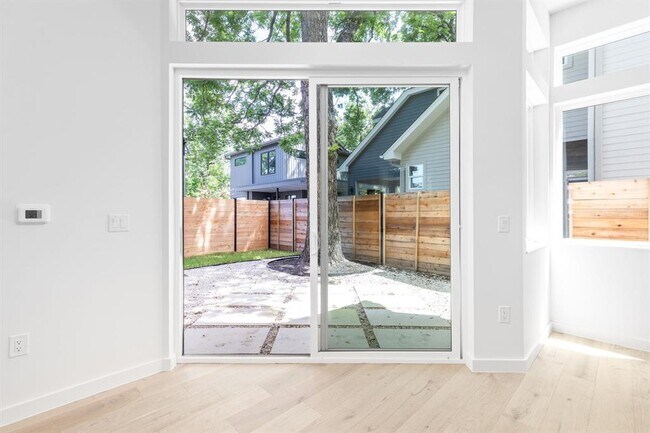 Building Photo - 2917 Lyons Rd