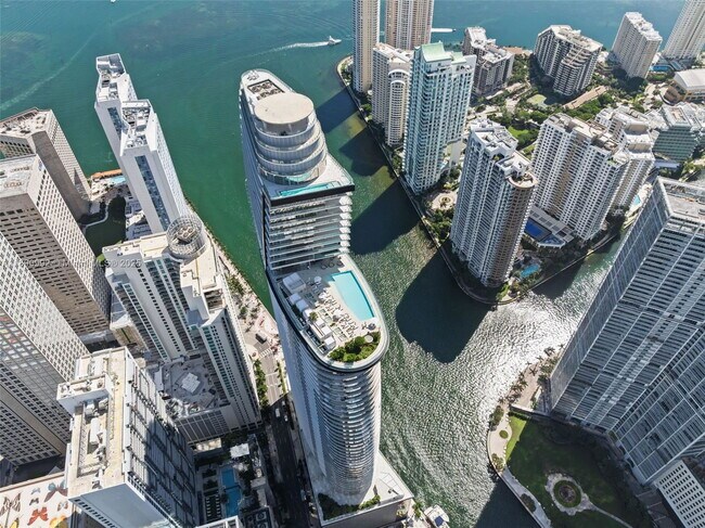 Building Photo - 300 Biscayne Blvd Way