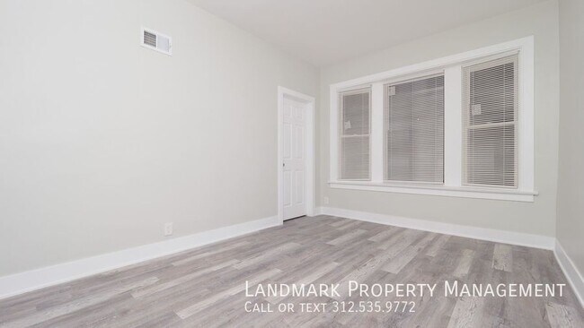 Building Photo - 1843 W 54th St