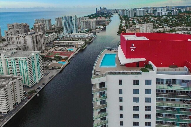 Building Photo - 2602 E Hallandale Beach Blvd