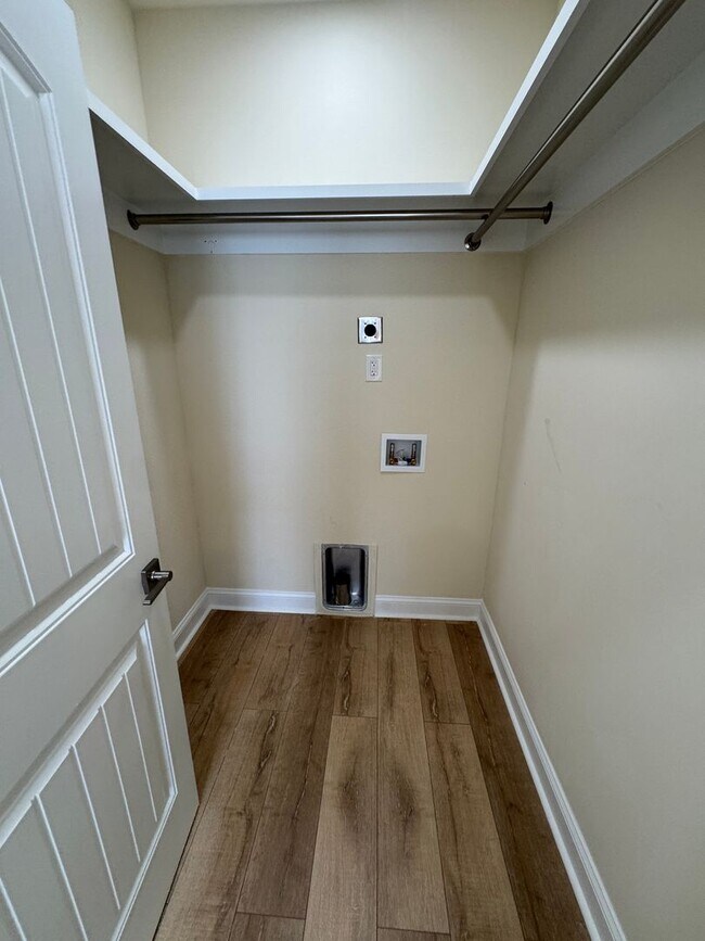 Building Photo - New 3 bed, 3.5 bath home across the Street from Meharry.  Modern upgraded kitchen and bathrooms. ...