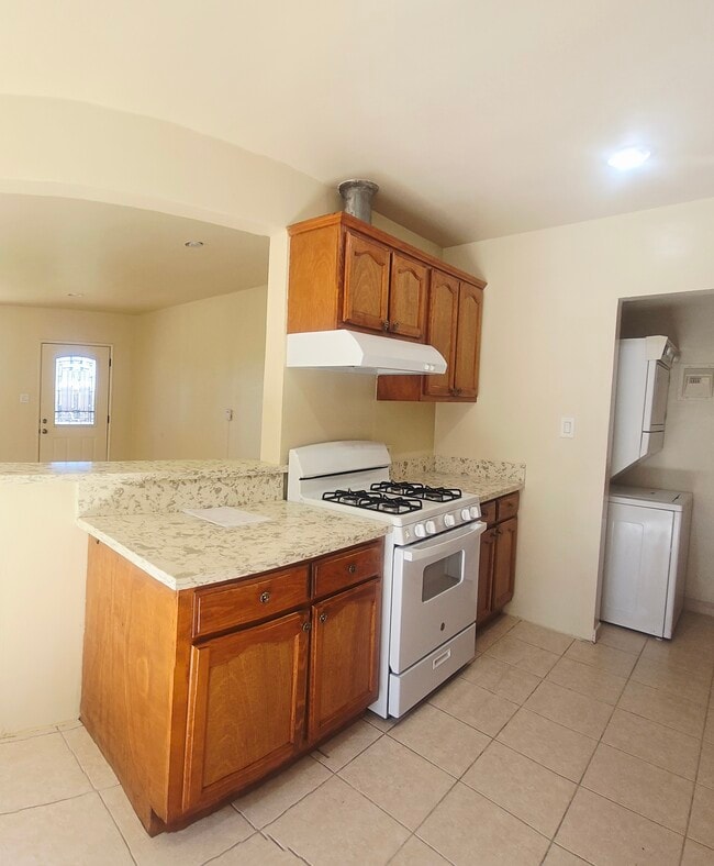 Building Photo - 4868 Oregon Ave