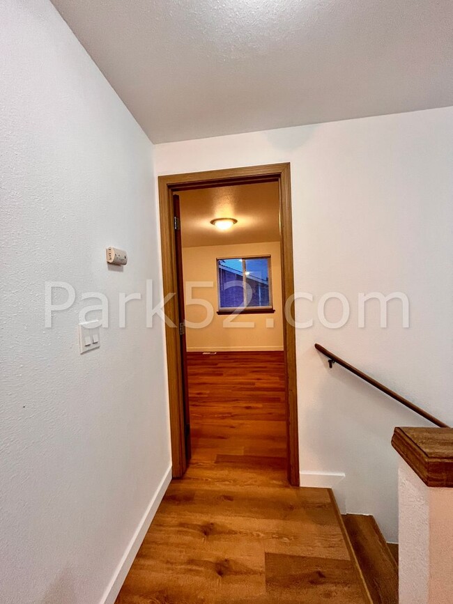 Building Photo - Remodeled 4 Bed 2.5 Bath Tacoma Single Fam...