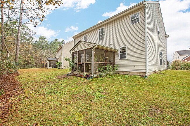 Building Photo - Comfort, Space & Convenience in Summerville