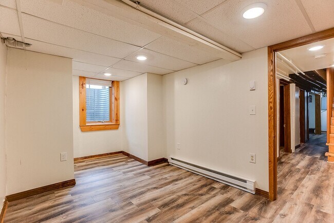 Building Photo - 1651 Minnehaha Ave W