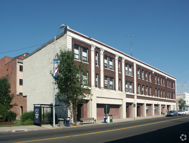 Building Photo - Capitol Plaza Apartments