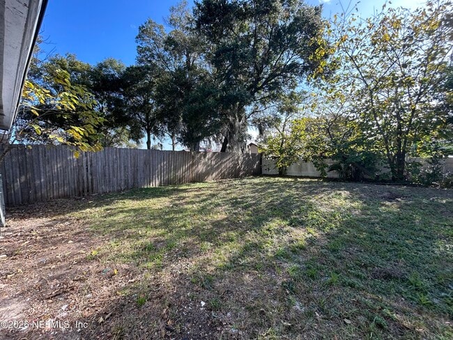 Building Photo - 10610 Lone Star Rd