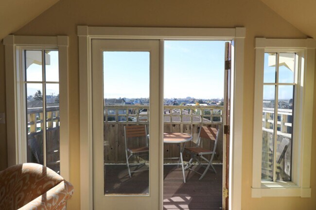 Building Photo - Furnished Studio overlooking Arcata, all utilities inluded