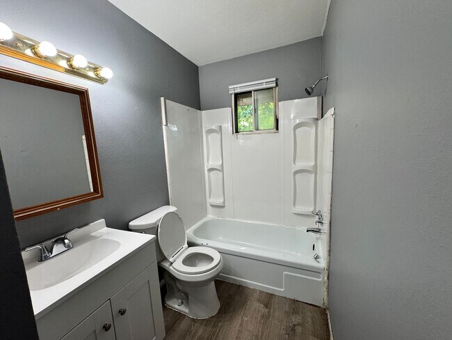 Building Photo - 77 Walbridge Ave