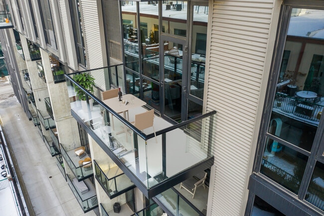 Building Photo - 111 S Peoria St