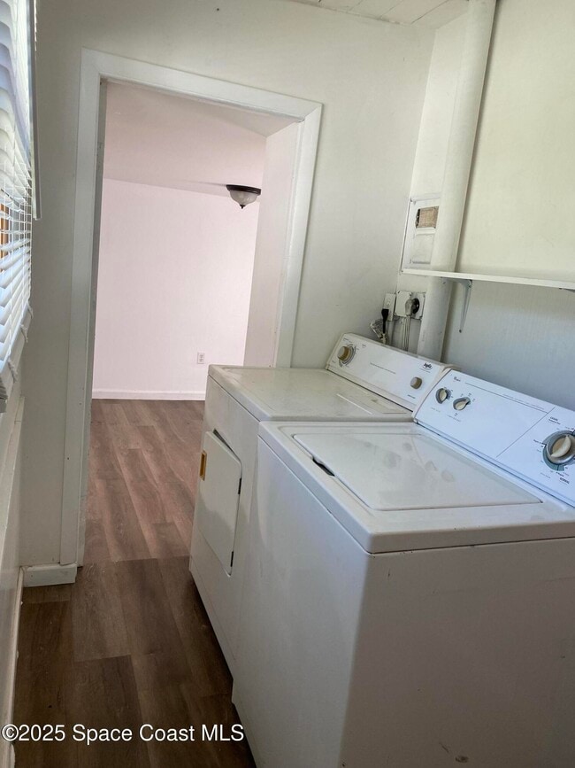 Building Photo - 1903 Fletcher St