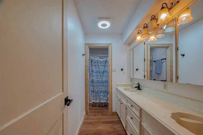 Building Photo - 109 Fox Hollow Dr