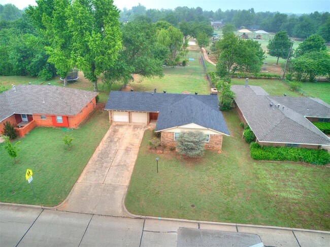 Building Photo - 1639 Westbrooke Terrace