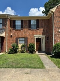Building Photo - 306 Circuit Ln