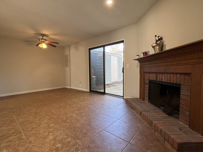 Building Photo - 3749 Meadow Rue Ln