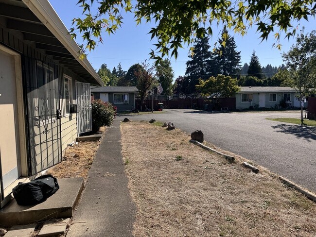 Building Photo - 12800 SW Allen Blvd