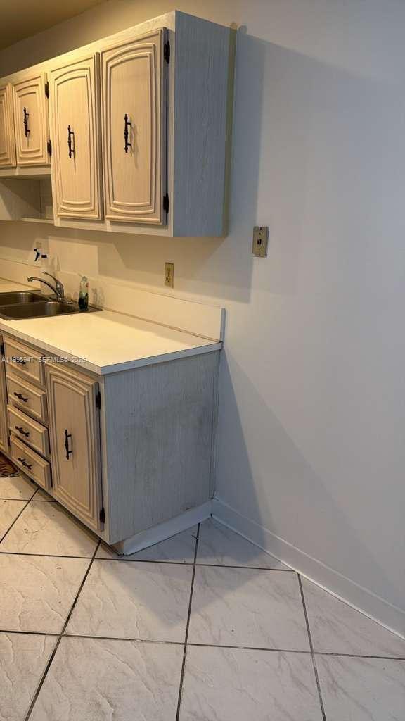 Building Photo - 13731 Flora Pl