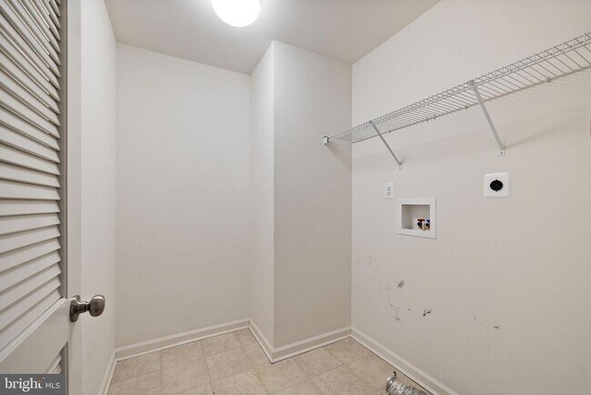 Building Photo - 253 Tall Trees Cir