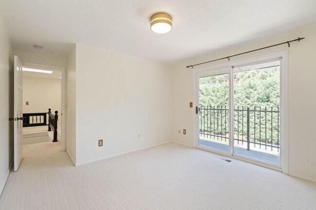 Building Photo - 13745 Cameo Ct
