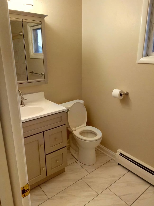 Building Photo - 58 Dartwood Dr