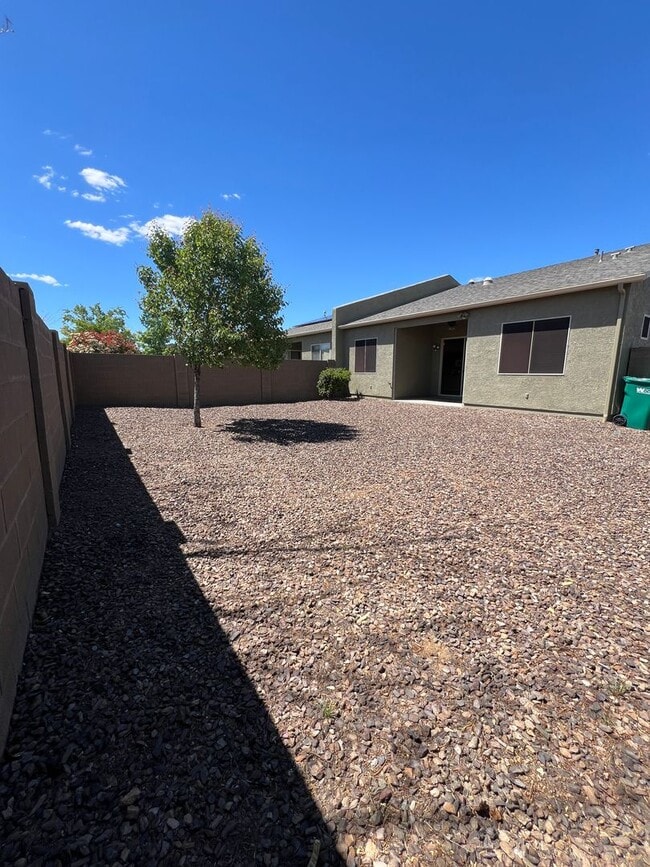 Building Photo - Two Bedroom home in Granville!